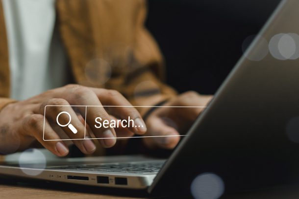 Data,Search,Technology,Search,Engine,Optimization.,Man's,Hands,Are,Using